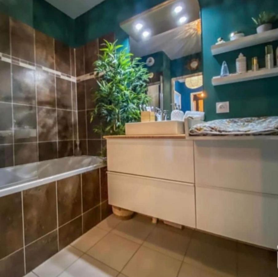 Logement Exceptionnel Avec Jardin Proche Disney Apartment Montevrain Luaran gambar